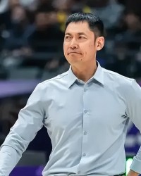 北控无缘季后赛！张庆鹏充满遗憾，直指球员问题，并亲承自己总结