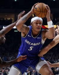 MK体育官方入口-NBA德国赛：魔术20分大逆转胜灰熊 班凯罗26+13小瓦格纳复出18分